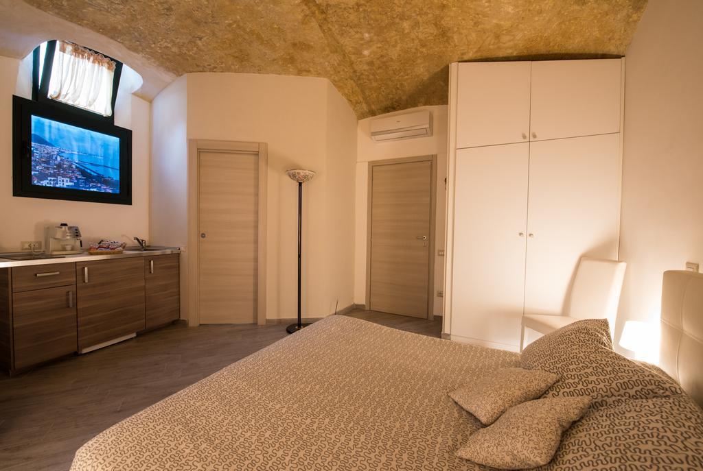 Petros Room Camere Салерно Экстерьер фото