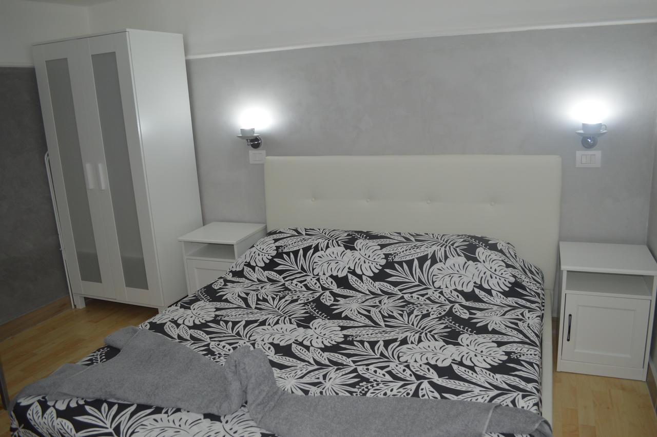 Petros Room Camere Салерно Экстерьер фото