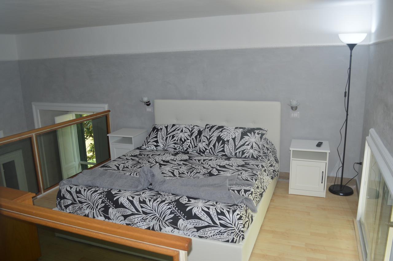 Petros Room Camere Салерно Экстерьер фото